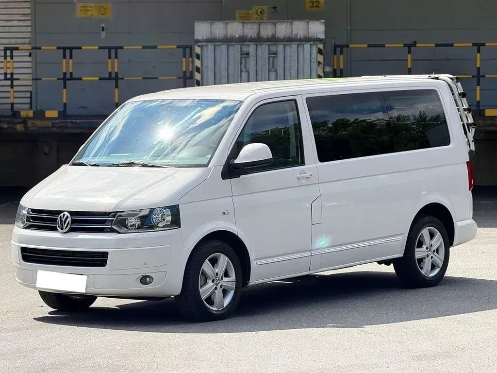 Gebraucht VW Multivan Highline 179 PS (131 kW) 2010 Weiß Van / Kleinbus