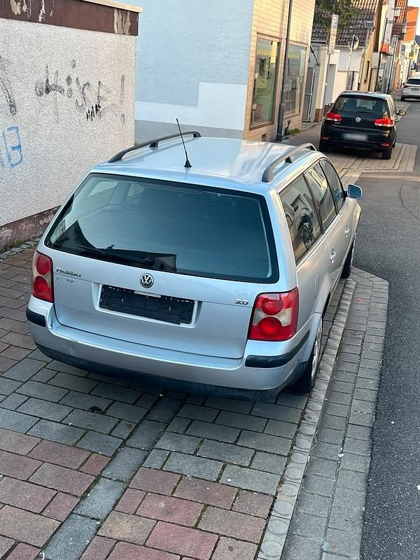 Gebraucht VW Passat 116 PS (85 kW) 2001 Silber Kombi