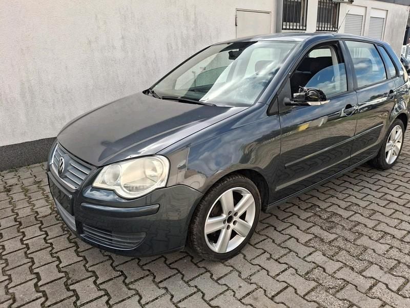 Second-hand VW Polo 75 CP (55 kW) 2005 Gri Hatchback