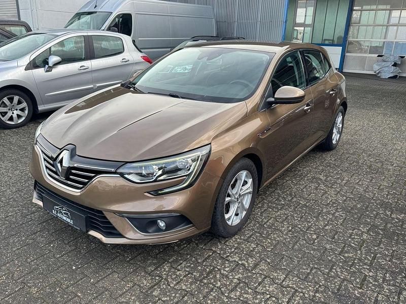 Gold Gebraucht 2016 Renault Mégane IV Intens Limousine | 10.990 € (Etwas zu teuer) - Bild 1/4