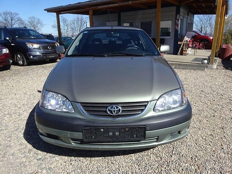 Gebraucht Toyota Avensis Sol 129 PS (94 kW) 2002 Grün Limousine