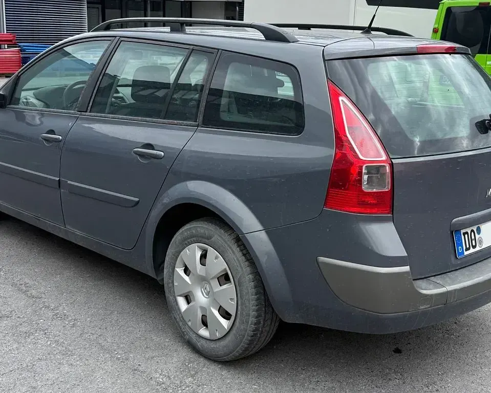 Gebraucht Renault Mégane II Authentique 111 PS (81 kW) 2006 Grau Limousine
