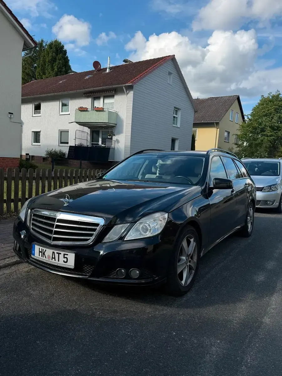 Gebraucht Mercedes E200 136 PS (100 kW) 2010 Schwarz Kombi