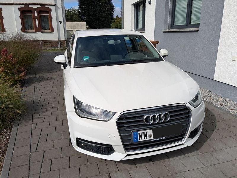 Weiß Gebraucht 2016 Audi A1 Sportback Sport Kleinwagen | 8.800 € (Superpreis) - Bild 1/4