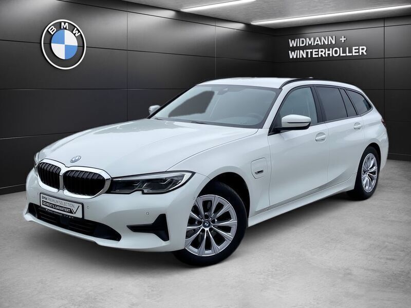 Weiß Gebraucht 2022 BMW 320e Advantage Kombi | 31.180 € (Etwas zu teuer) - Bild 1/4