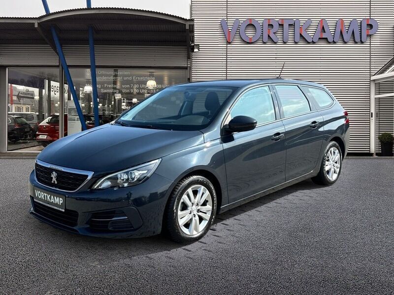 Lack grau hurricanedeckende lackierung Gebraucht 2018 Peugeot 308 Active Kombi | 10.950 € (Fairer Preis) - Bild 1/4