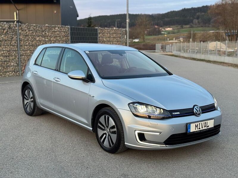 Silber Gebraucht 2016 VW e-Golf Kleinwagen | 10.250 € (Guter Preis) - Bild 1/4