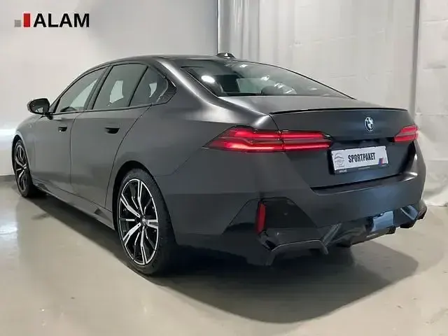 Gebraucht BMW 540 M Sport 303 PS (222 kW) 2025 Grau Limousine