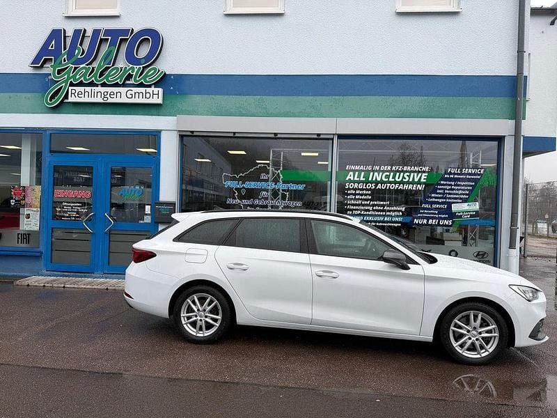 Weiß Gebraucht 2024 Seat Leon ST FR Kombi | 23.990 € (Guter Preis) - Bild 1/4
