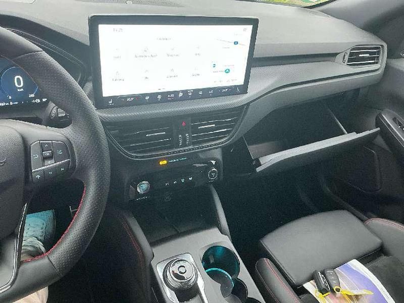 Gebraucht Ford Kuga ST-Line X 152 PS (111 kW) 2024 Bursting green SUV