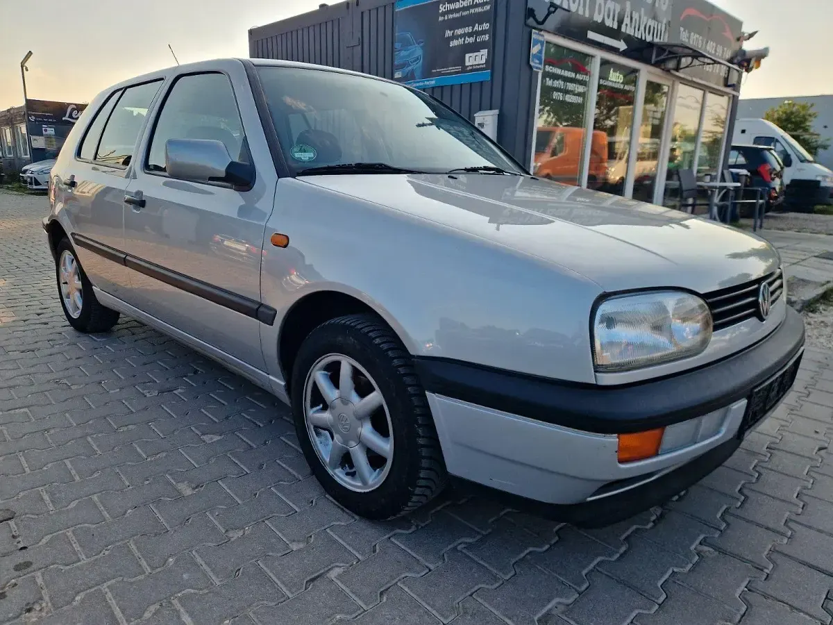 Brugt VW Golf III 75 HK (55 kW) 1996 Grå Sedan