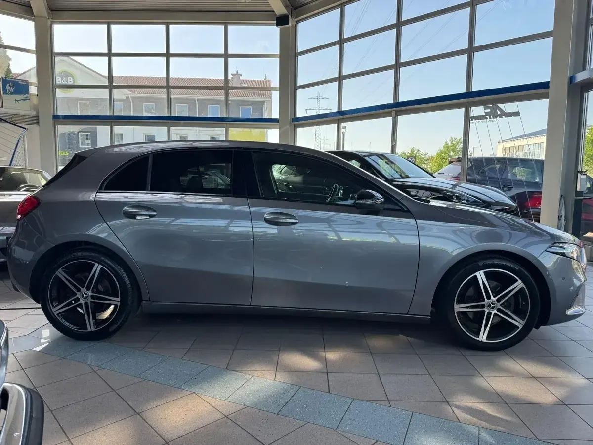 Gebraucht Mercedes A200 163 PS (119 kW) 2018 Grau Kleinwagen
