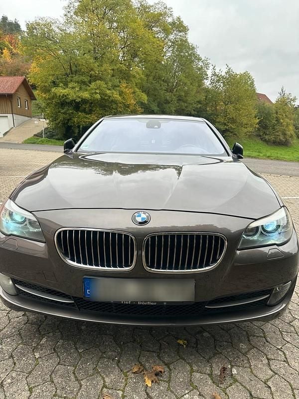 Braun Gebraucht 2011 BMW 535 Limousine | 14.500 € (Guter Preis) - Bild 1/4