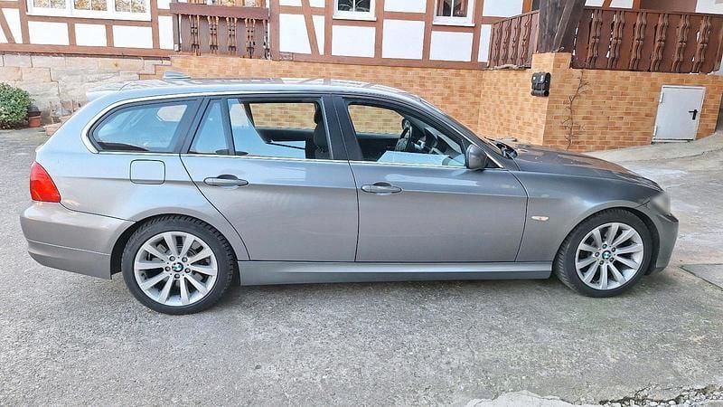 Gebraucht BMW 330 245 PS (180 kW) 2010 Kombi