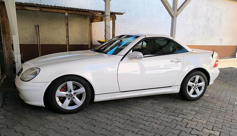 Gebraucht Mercedes SLK230 197 PS (144 kW) 2002 Weiß Cabrio