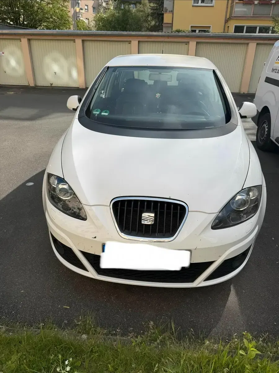 Gebraucht Seat Altea 77 PS (56 kW) 2011 Weiß Limousine