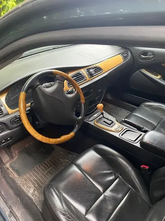 Używany Jaguar S-Type Executive 238 KM (175 kW) 2000 Srebrny Sedan/Limuzyna