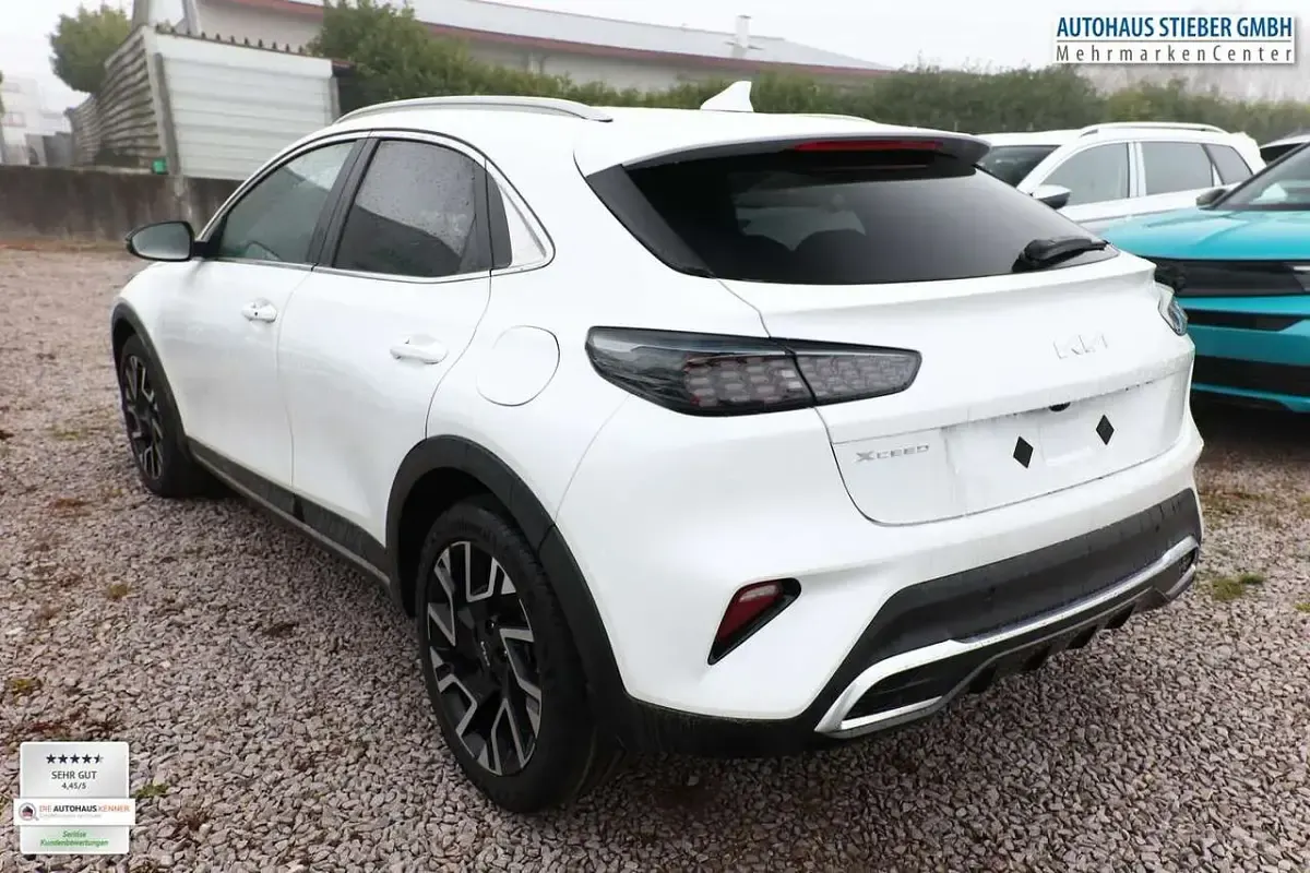 Neu Kia XCeed 179 PS (131 kW) 2026 Deluxeweiß metallic SUV