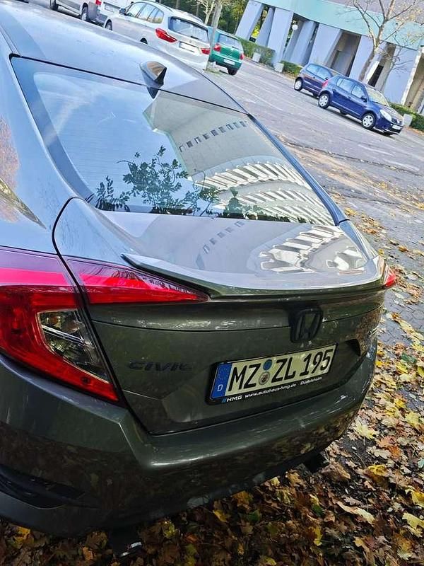 Gebraucht Honda Civic Executive 182 PS (133 kW) 2017 Grau Limousine