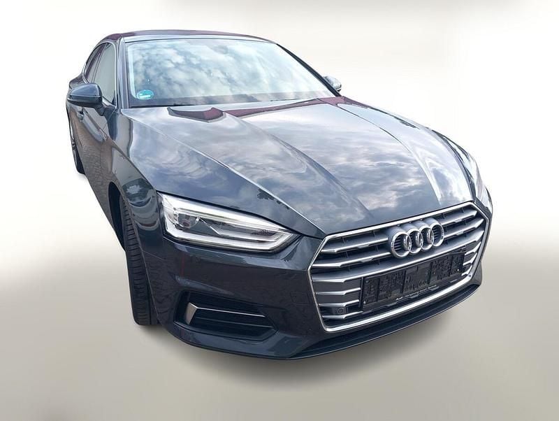 Grau Gebraucht 2019 Audi A5 Sportback Sport Limousine | 23.988 € (Fairer Preis) - Bild 1/4