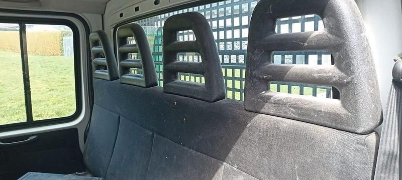 Gebraucht Iveco Daily 106 PS (77 kW) 2013 Weiß Limousine