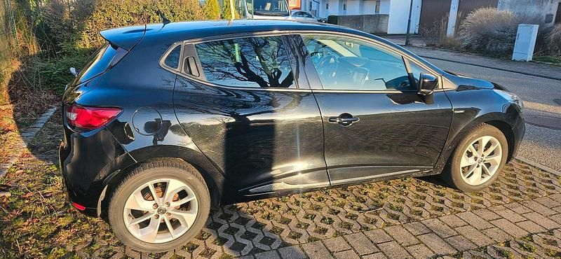 Gebraucht Renault Clio IV LIMITED 73 PS (53 kW) 2018 Schwarz Kleinwagen