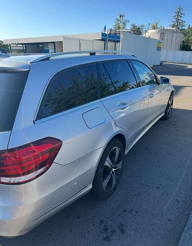 Gebraucht Mercedes E220 Edition 170 PS (125 kW) 2015 Kombi