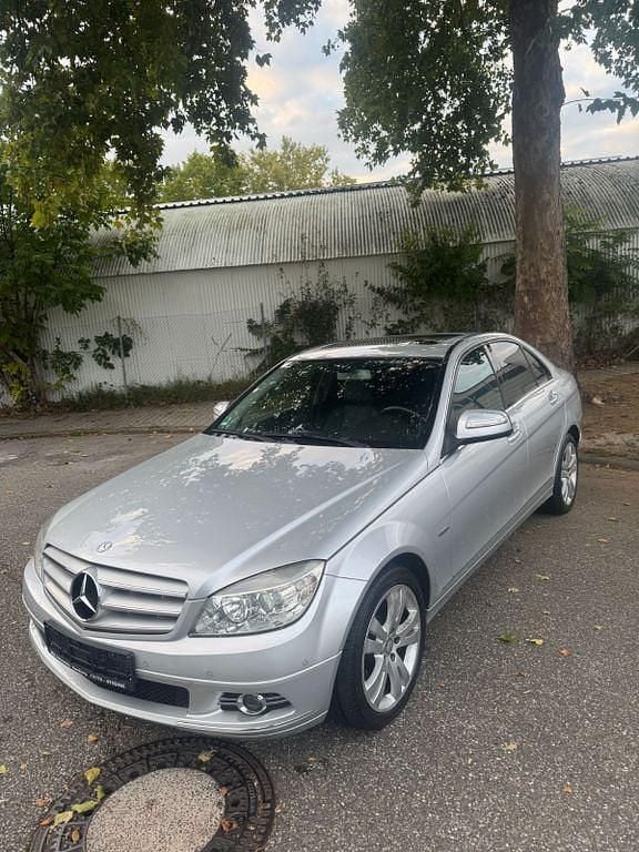 Silber Gebraucht 2007 Mercedes C230 Limousine | 7.800 € (Etwas zu teuer) - Bild 1/4