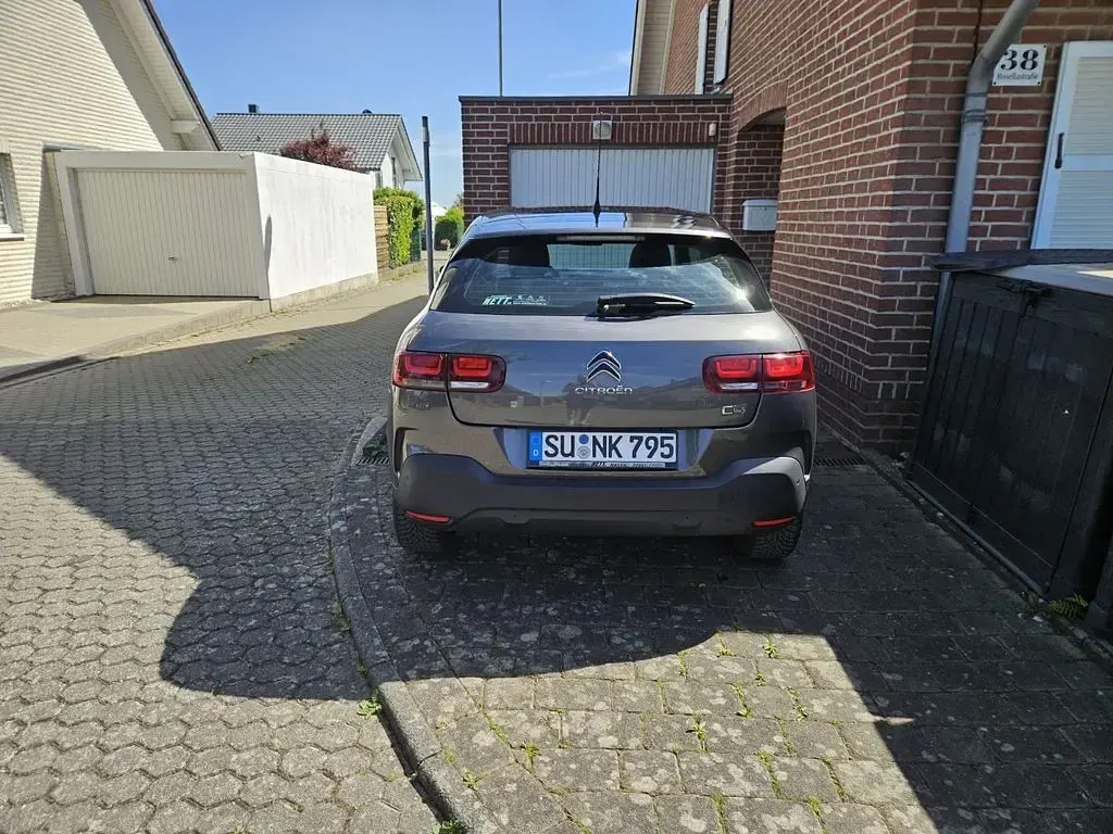 Używany Citroën C4 Feel 110 KM (80 kW) 2018 Szary Sedan/Limuzyna