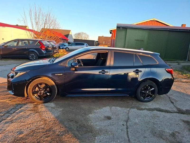 Blau Gebraucht 2021 Toyota Corolla Comfort Limousine | 14.990 € (Superpreis) - Bild 1/4