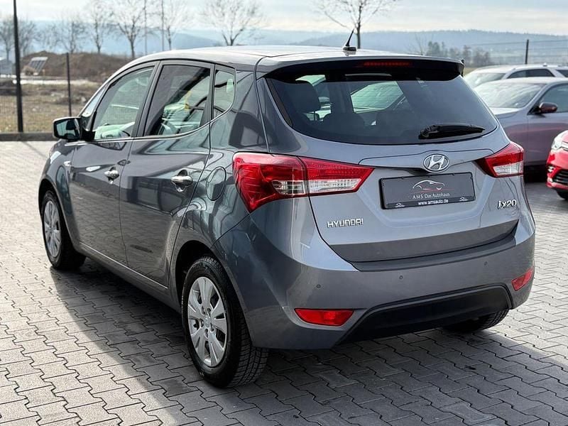 Gebraucht Hyundai ix20 Comfort 125 PS (91 kW) 2012 Grau Kleinwagen