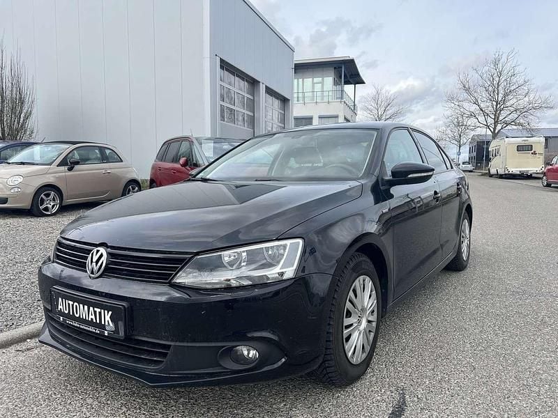 Gebraucht VW Jetta 105 PS (77 kW) 2012 Schwarz Limousine