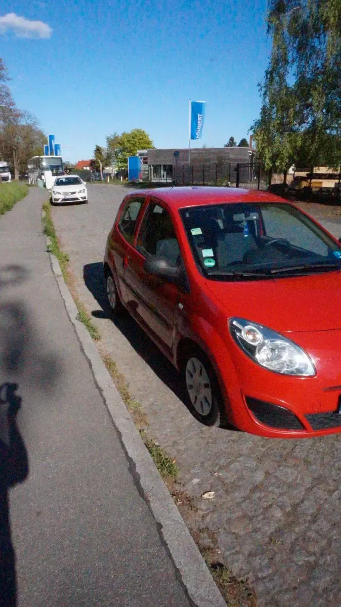Second-hand Renault Twingo Authentique 58 CP (42 kW) 2008 Roșu Hatchback