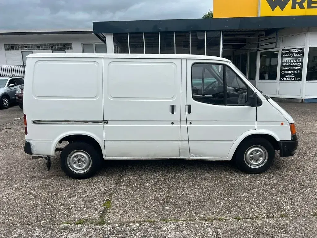 Gebraucht Ford Transit 84 PS (61 kW) 1994 Weiß Van / Kleinbus