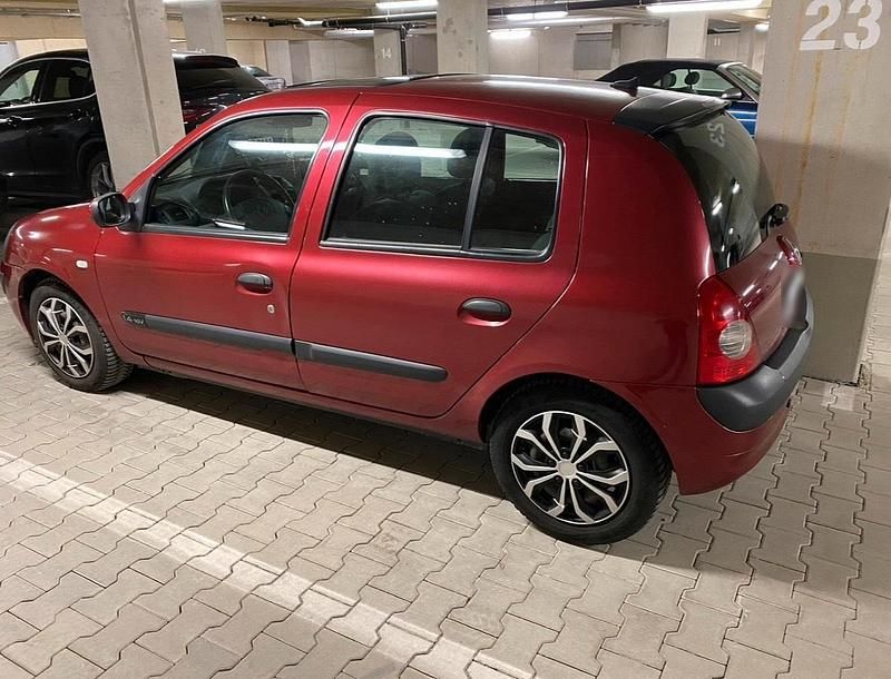 Brugt Renault Clio II 98 HK (72 kW) 2003 Rød Hatchback