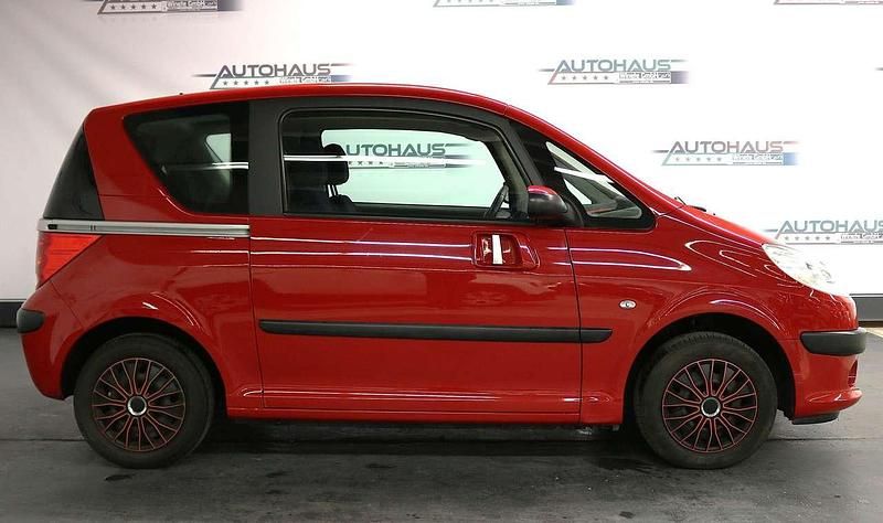 Gebraucht Peugeot 1007 Premium 73 PS (53 kW) 2007 Farbe rot aden/deckende Van / Kleinbus