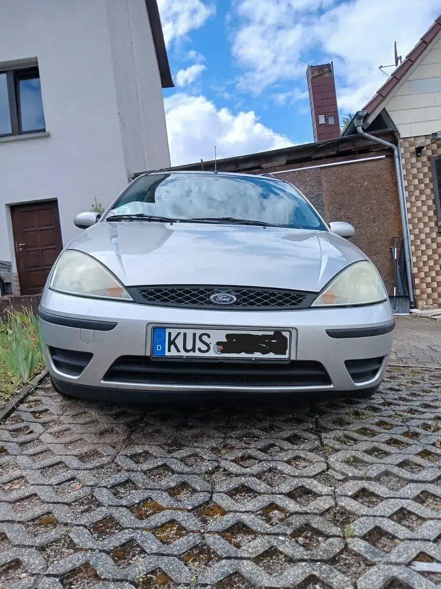 Käytetty Ford Focus 101 HP (74 kW) 2001 Hopea Farmari