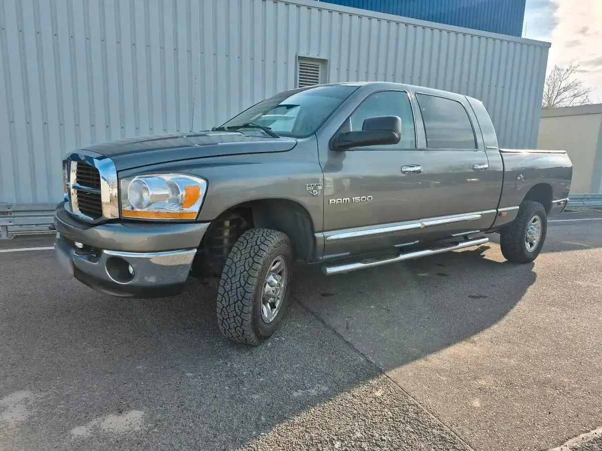 Usata Dodge Ram 345 CV (253 kW) 2006 Argento Pick-up