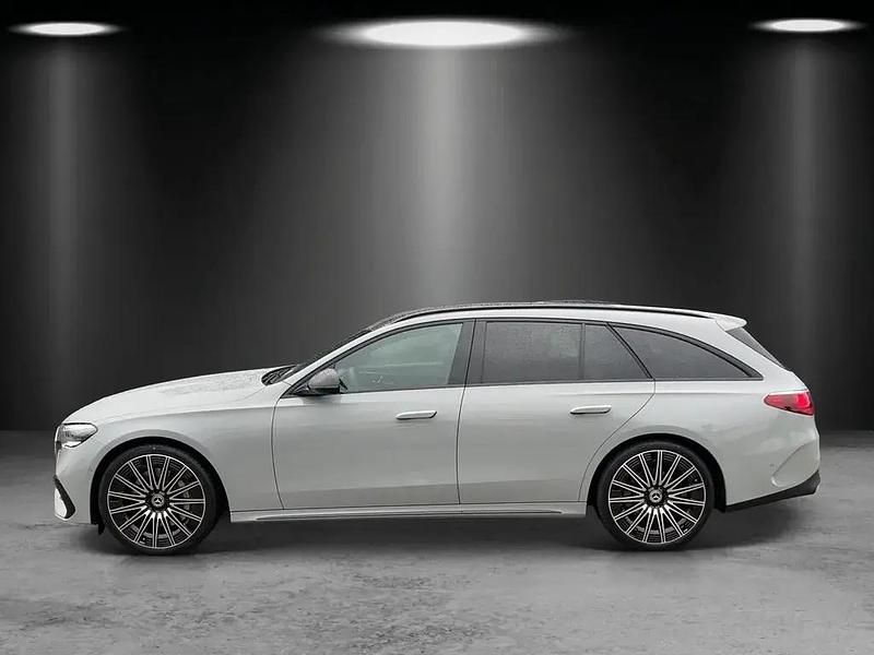 Gebraucht Mercedes E220 AMG line 197 PS (144 kW) 2023 Andere farbe Kombi