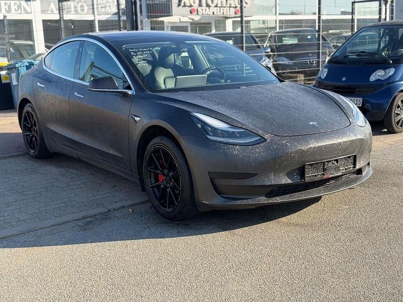 Gebraucht Tesla Model 3 225 kW (306 PS) 2020 Weiß Limousine