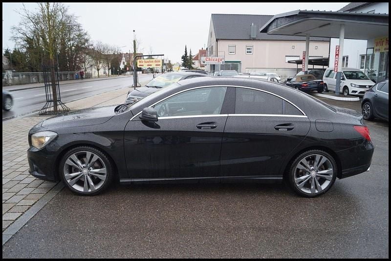 Gebraucht Mercedes CLA200 156 PS (114 kW) 2013 Schwarz Coupé
