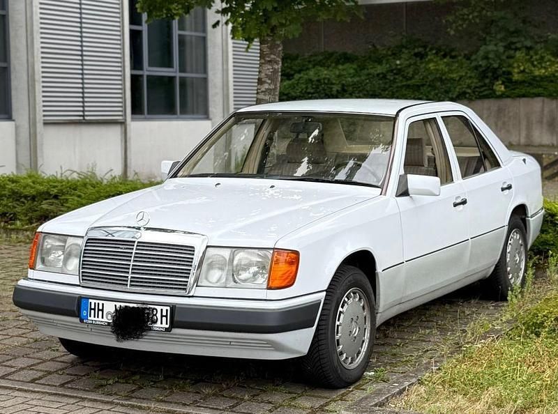 Gebraucht Mercedes E260 160 PS (117 kW) 1992 Weiß Limousine