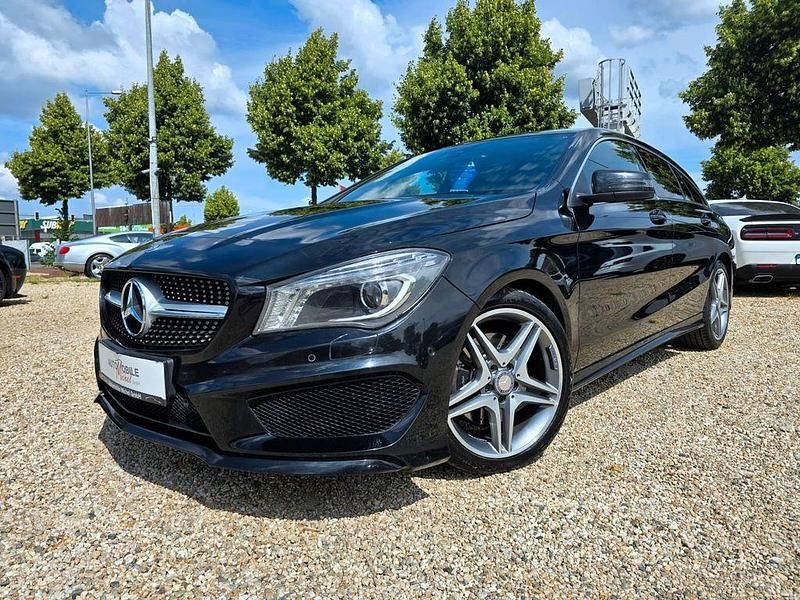 Schwarz Gebraucht 2016 Mercedes CLA250 Shooting Brake AMG line Kombi | 15.990 € (Fairer Preis) - Bild 1/4