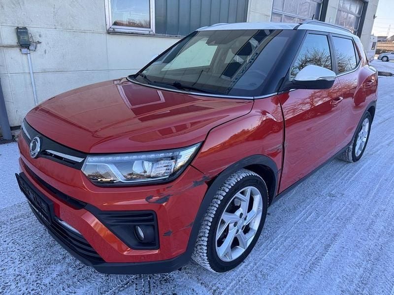 Orange Gebraucht 2020 Ssangyong (KGM) Tivoli SUV | 7.950 € - Bild 1/4