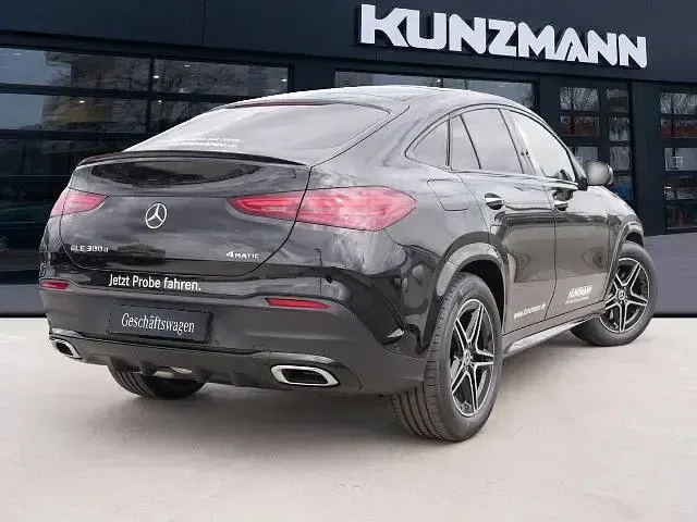 Gebraucht Mercedes GLE300 AMG 269 PS (197 kW) 2026 Schwarz SUV