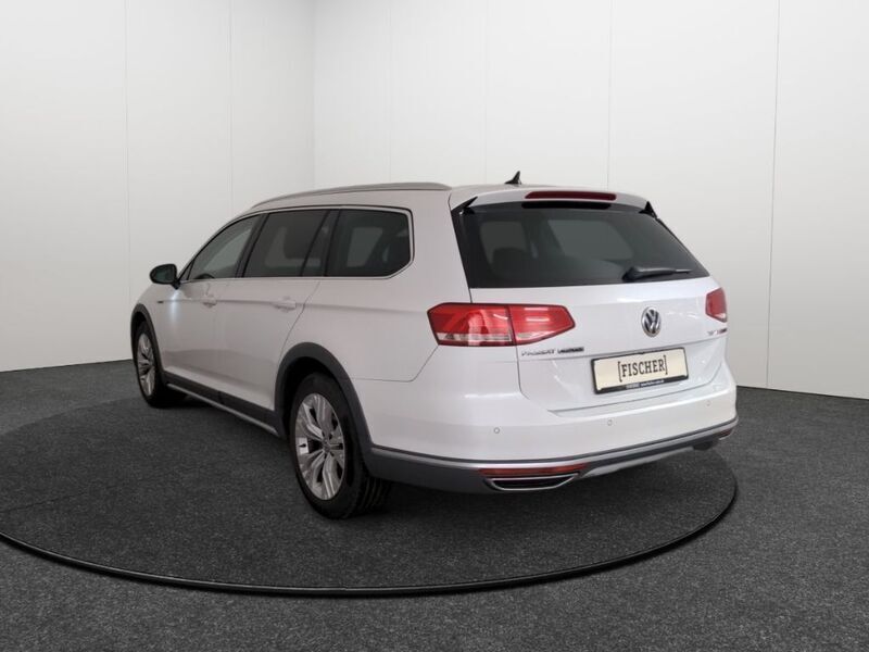 Gebraucht VW Passat Alltrack 240 PS (176 kW) 2018 Weiss Kombi