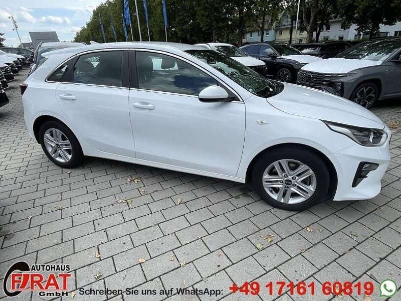 (hw2) deluxeweiss met. Gebraucht 2021 Kia Ceed Vision Limousine | 17.400 € (Guter Preis) - Bild 1/4