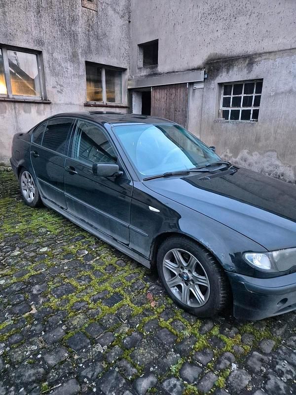 Gebraucht BMW 320 150 PS (110 kW) 2002 Schwarz Limousine