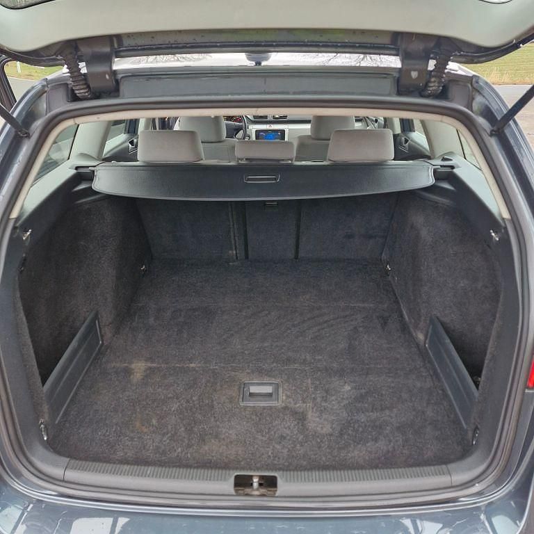 Gebraucht VW Passat Trendline 140 PS (102 kW) 2009 Grau Kombi