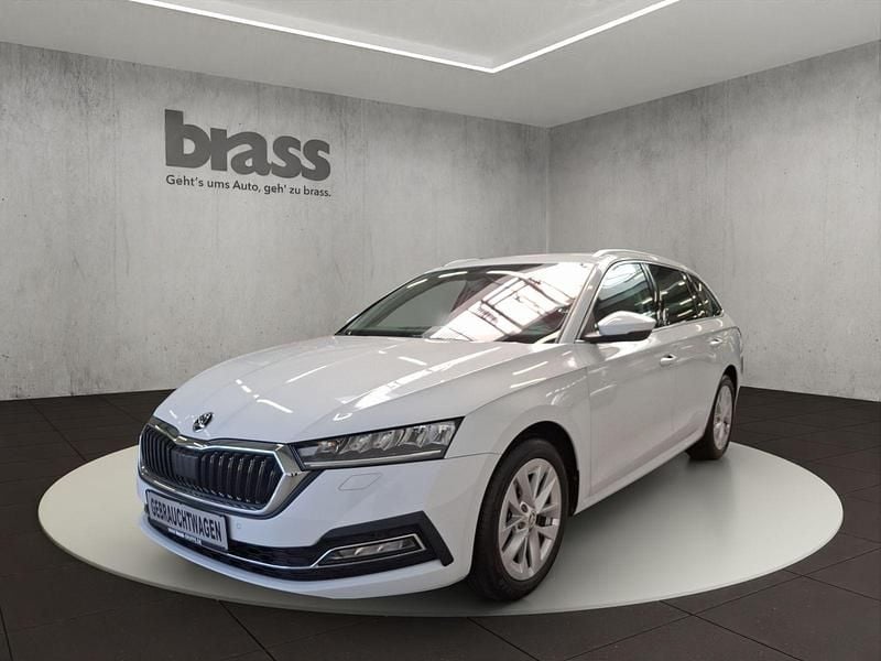 Moonweiß perleffekt/moonweiss metallic Gebraucht 2022 Skoda Octavia Style Kombi | 25.600 € (Guter Preis) - Bild 1/4